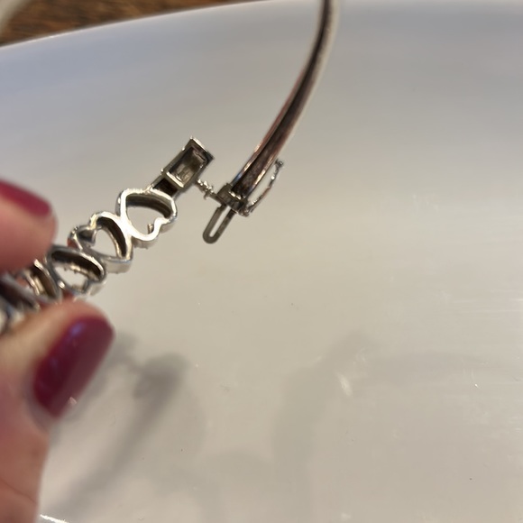 Sterling silver heart bracelet - Picture 5 of 9
